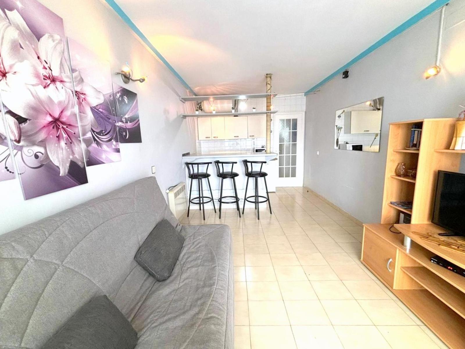 Meda Chica 3e Apartment Roses