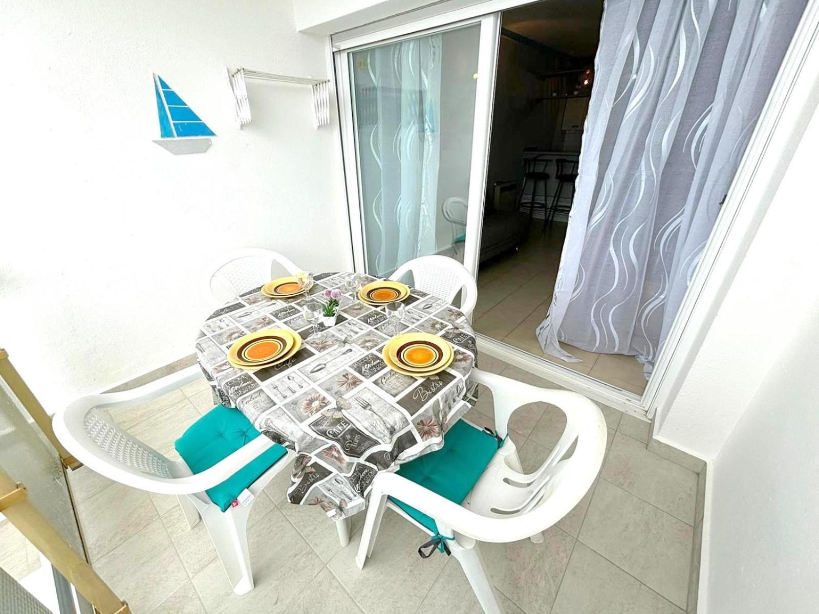 Meda Chica 3e Apartment Roses